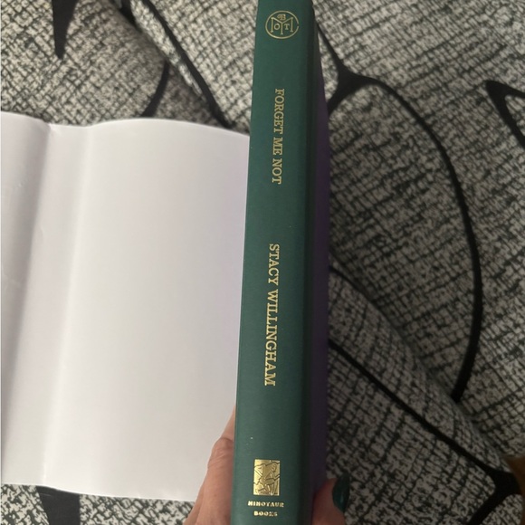 Forget Me Not – Stacy Willingham (Book of the Month Edition) 🌿📘 - Picture 3 of 3